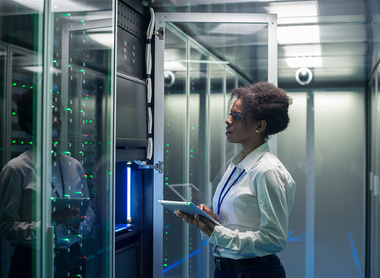 data-centre-women-server-245024713-web-1500px.jpg