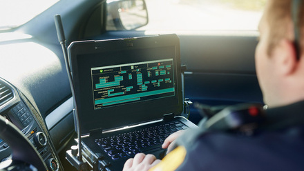 Police-computer-car_603215726.jpg